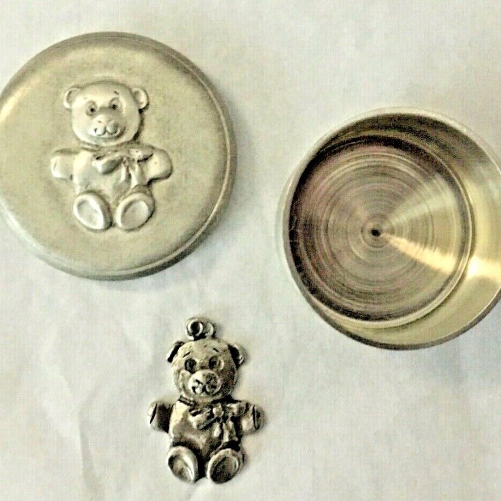 Vintage Seagull Fine Pewter Teddy Bear Necklace Charm & Trinket Tin NS Canada